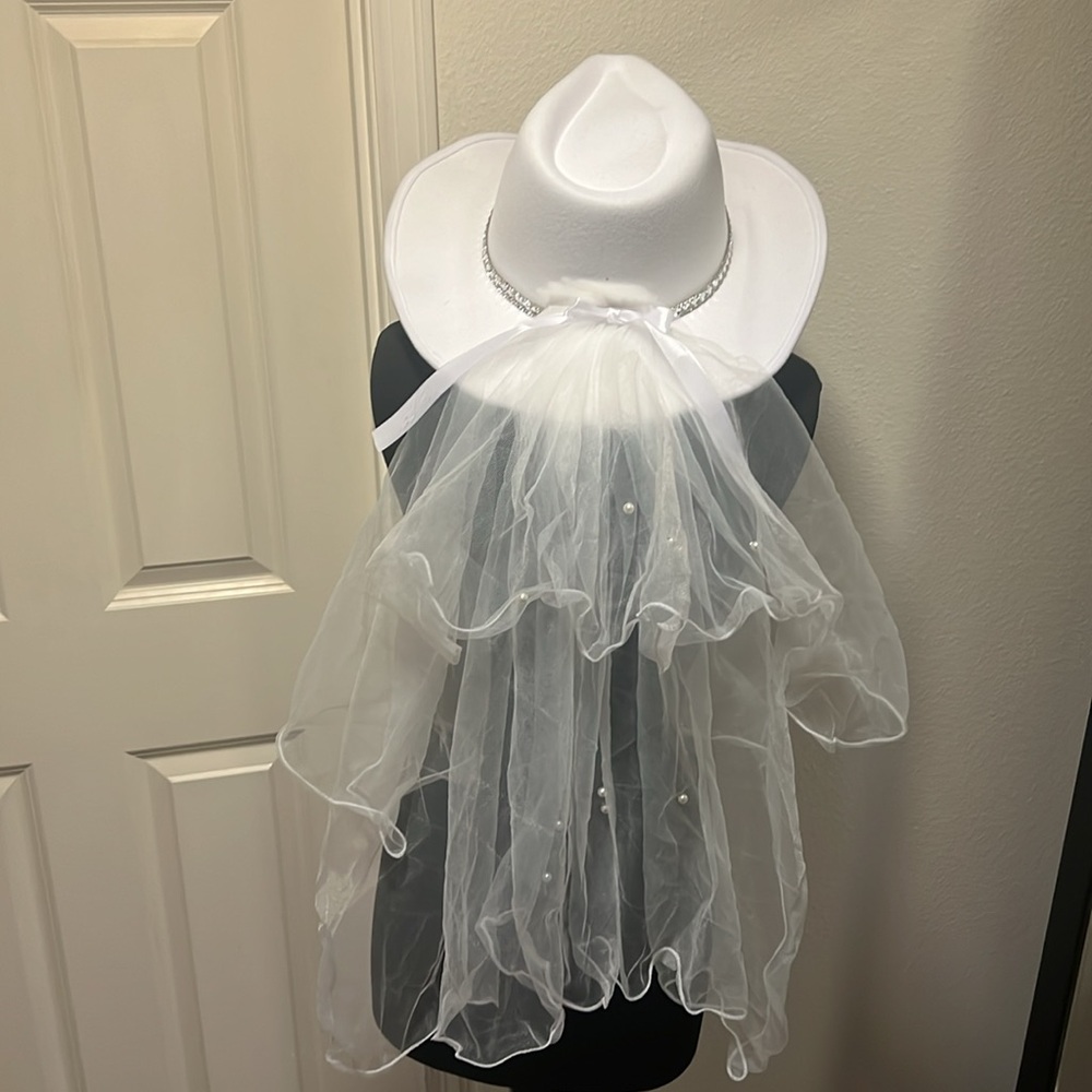 ✨ BRIDAL ✨ Rhinestone Cowgirl Hat w/ Veil